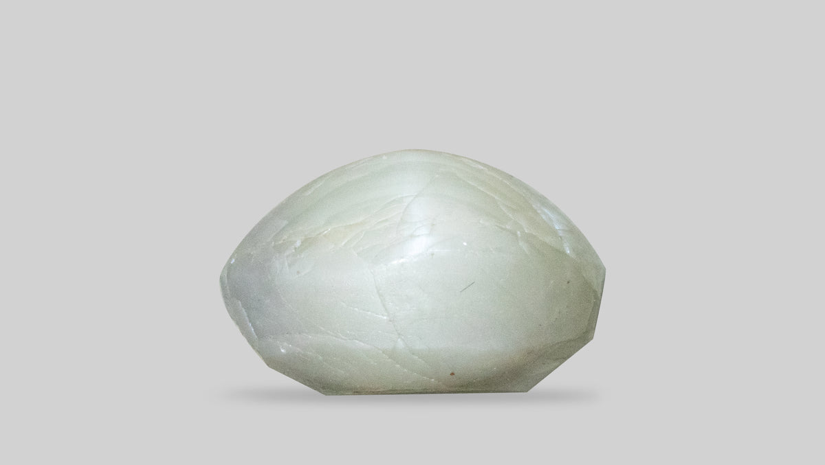 Cat's Eye (Lehsuniya) 7.81 Carats / 8.58 Ratti