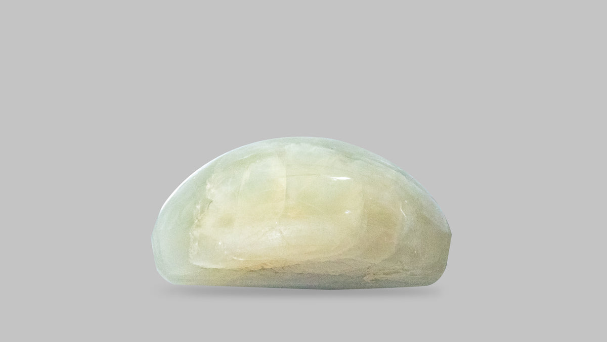 Cat's Eye (Lehsuniya) 4.56 Carats / 5.01 Ratti