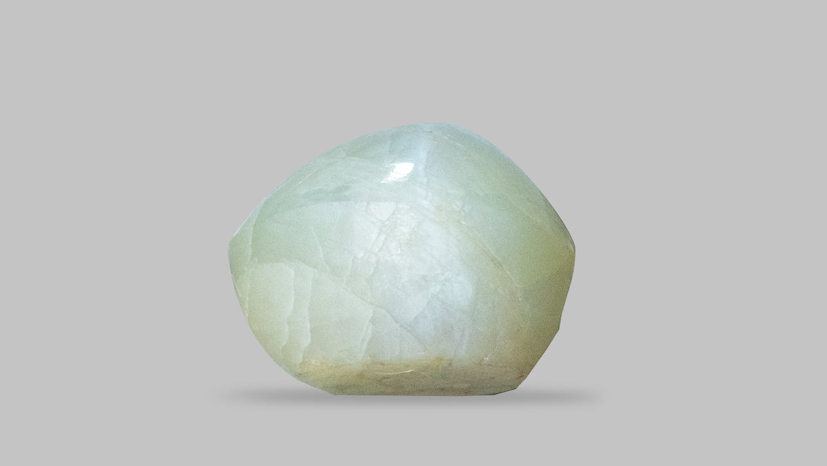 Cat's Eye (Lehsuniya) 5.47 Carats / 6.01 Ratti