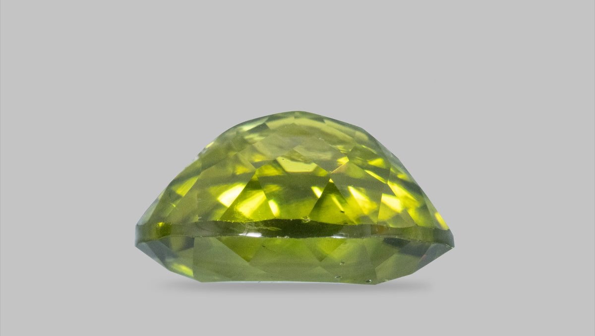 Natural Peridot 5.53 Carats / 6.08 Ratti