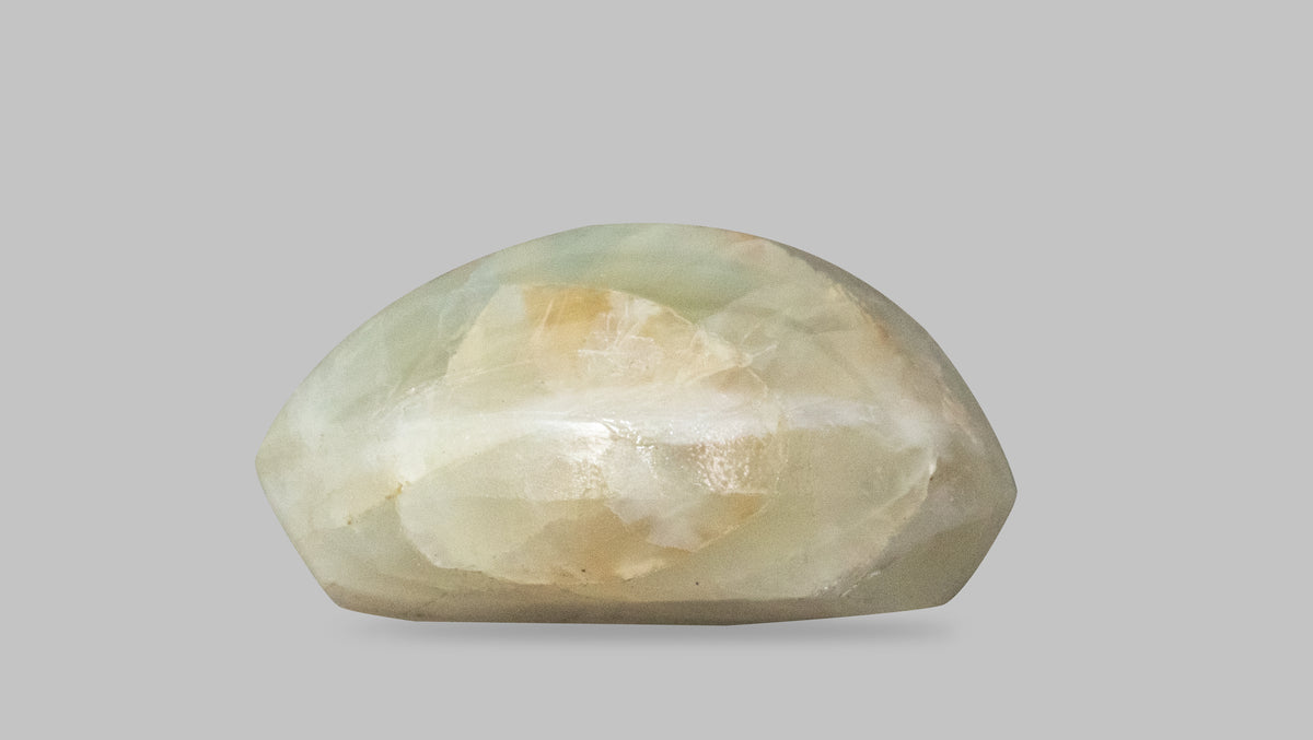 Cat's Eye (Lehsuniya) 6.59 Carats / 7.24 Ratti